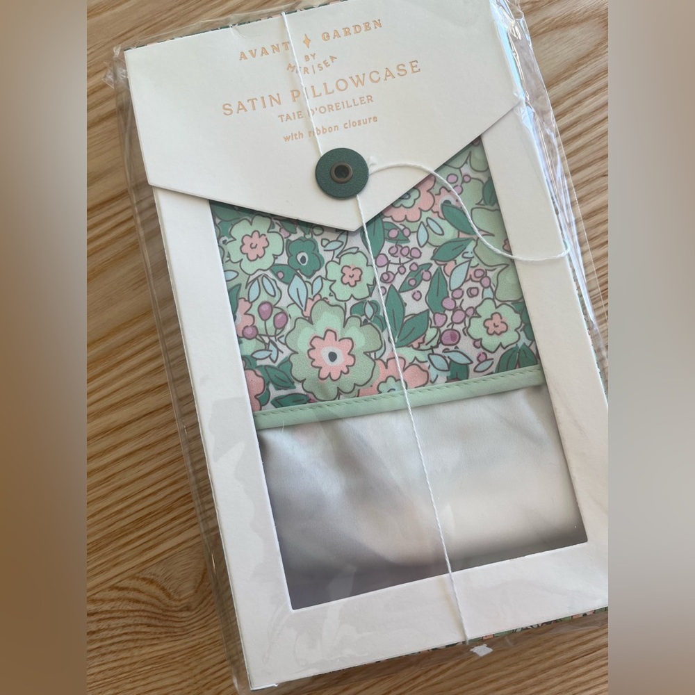 MerSea Satin Pillowcase Set NWT